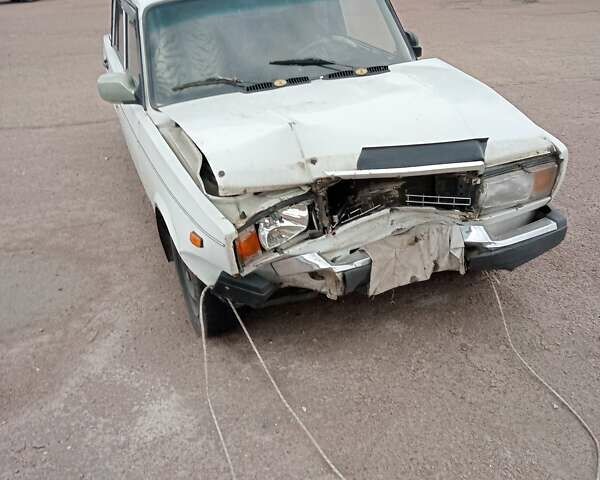 Белый ВАЗ 2107, объемом двигателя 1.7 л и пробегом 50 тыс. км за 1200 $, фото 1 на Automoto.ua