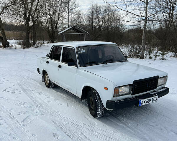 Белый ВАЗ 2107, объемом двигателя 1.5 л и пробегом 88 тыс. км за 1250 $, фото 1 на Automoto.ua