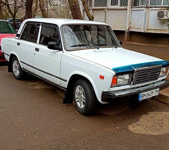 Белый ВАЗ 2107, объемом двигателя 1.5 л и пробегом 45 тыс. км за 1350 $, фото 1 на Automoto.ua