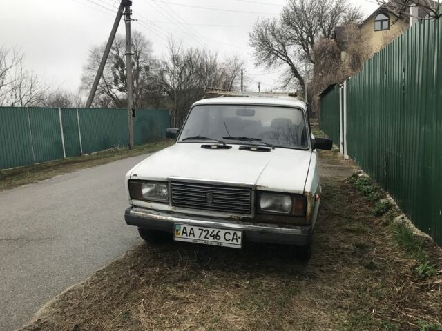 Белый ВАЗ 2107, объемом двигателя 1.6 л и пробегом 100 тыс. км за 500 $, фото 1 на Automoto.ua