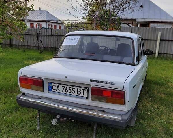 Белый ВАЗ 2107, объемом двигателя 1.45 л и пробегом 97 тыс. км за 2000 $, фото 1 на Automoto.ua