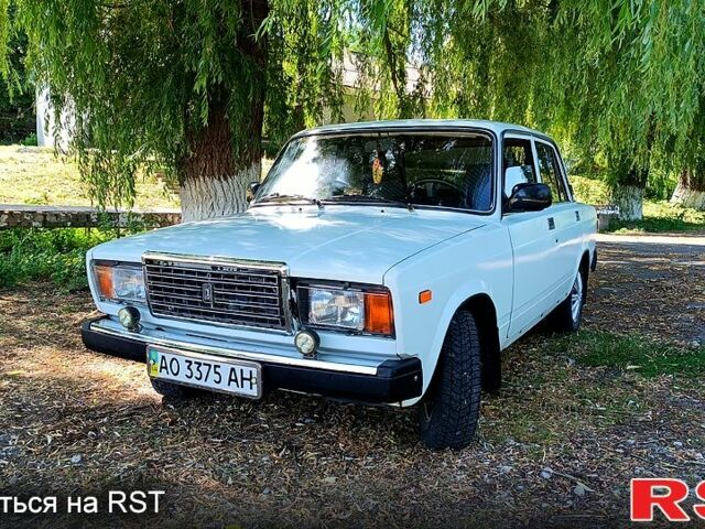 Белый ВАЗ 2107, объемом двигателя 1.5 л и пробегом 635 тыс. км за 2100 $, фото 1 на Automoto.ua