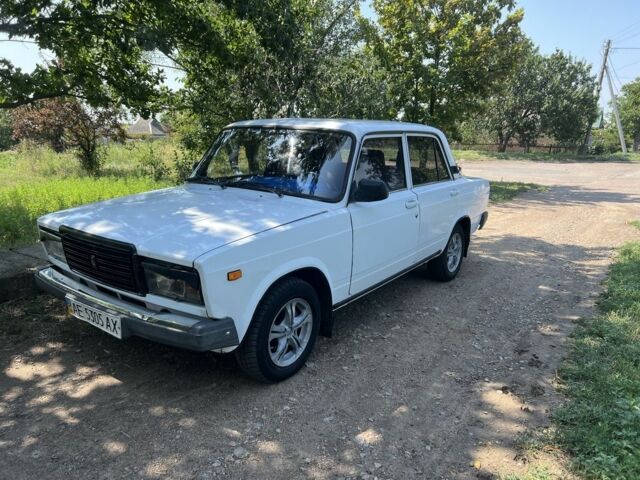Белый ВАЗ 2107, объемом двигателя 1.5 л и пробегом 99 тыс. км за 706 $, фото 1 на Automoto.ua