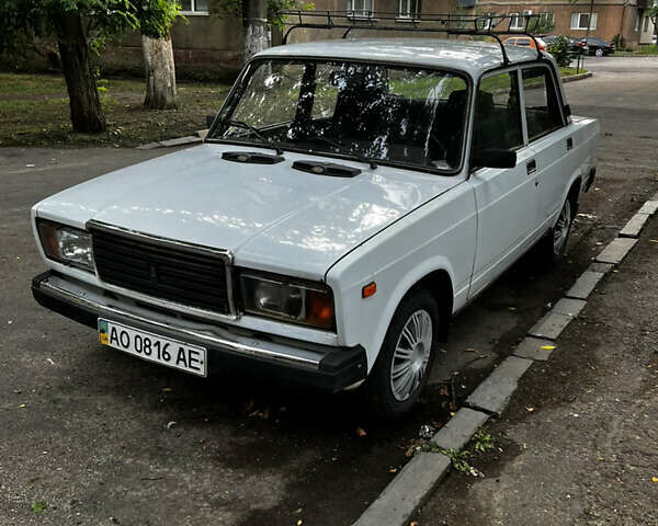 Белый ВАЗ 2107, объемом двигателя 1.5 л и пробегом 120 тыс. км за 1300 $, фото 1 на Automoto.ua
