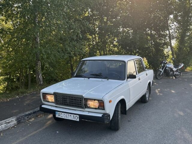 Белый ВАЗ 2107, объемом двигателя 1.5 л и пробегом 100 тыс. км за 753 $, фото 1 на Automoto.ua