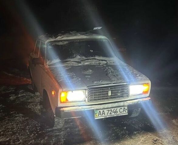 Белый ВАЗ 2107, объемом двигателя 1.6 л и пробегом 170 тыс. км за 568 $, фото 1 на Automoto.ua