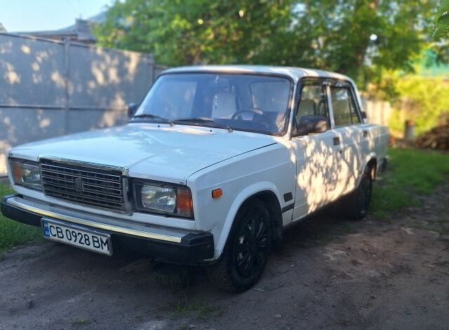 Белый ВАЗ 2107, объемом двигателя 1.5 л и пробегом 170 тыс. км за 999 $, фото 1 на Automoto.ua