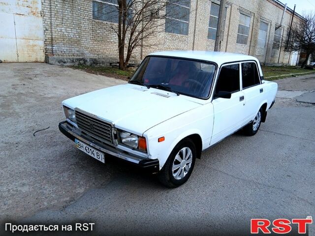 Белый ВАЗ 2107, объемом двигателя 1.5 л и пробегом 0 тыс. км за 700 $, фото 1 на Automoto.ua