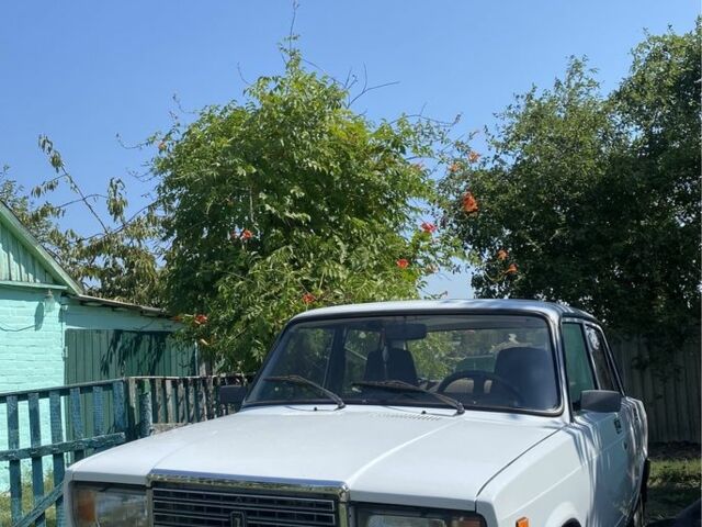 Белый ВАЗ 2107, объемом двигателя 0 л и пробегом 129 тыс. км за 2000 $, фото 1 на Automoto.ua