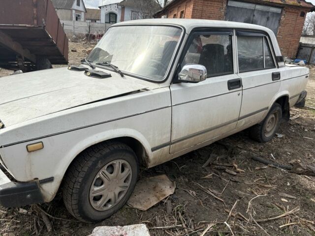 Белый ВАЗ 2107, объемом двигателя 1.5 л и пробегом 140 тыс. км за 500 $, фото 1 на Automoto.ua
