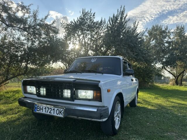 Белый ВАЗ 2107, объемом двигателя 1.5 л и пробегом 83 тыс. км за 1704 $, фото 1 на Automoto.ua