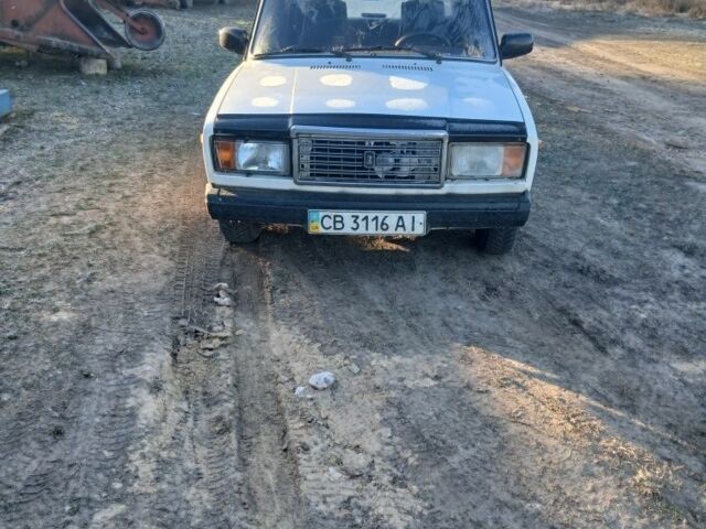 Білий ВАЗ 2107, об'ємом двигуна 0 л та пробігом 1000 тис. км за 1000 $, фото 1 на Automoto.ua