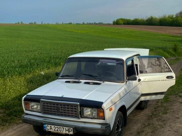 Белый ВАЗ 2107, объемом двигателя 7 л и пробегом 66 тыс. км за 1060 $, фото 1 на Automoto.ua