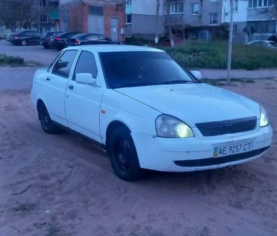 Белый ВАЗ 2107, объемом двигателя 1.6 л и пробегом 200 тыс. км за 1400 $, фото 1 на Automoto.ua