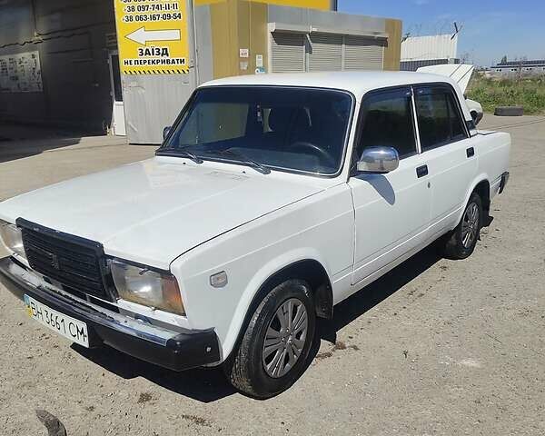 Белый ВАЗ 2107, объемом двигателя 1.5 л и пробегом 47 тыс. км за 1400 $, фото 1 на Automoto.ua
