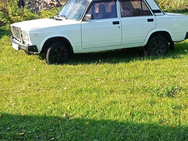 Белый ВАЗ 2107, объемом двигателя 1.6 л и пробегом 29 тыс. км за 1249 $, фото 1 на Automoto.ua