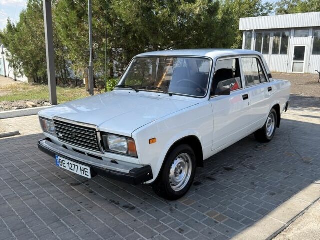 Білий ВАЗ 2107, об'ємом двигуна 1.6 л та пробігом 50 тис. км за 2105 $, фото 1 на Automoto.ua