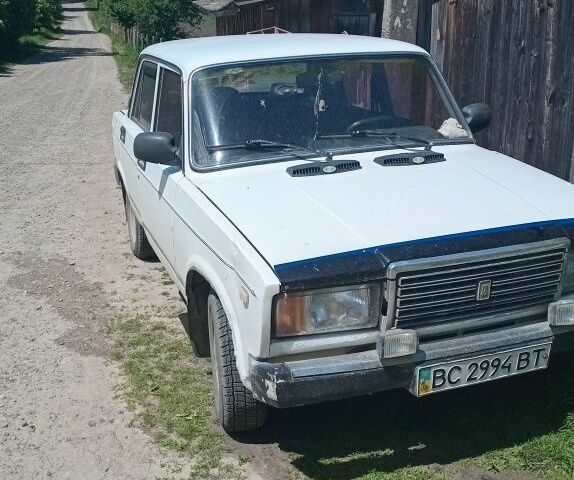 Белый ВАЗ 2107, объемом двигателя 0 л и пробегом 307 тыс. км за 900 $, фото 1 на Automoto.ua