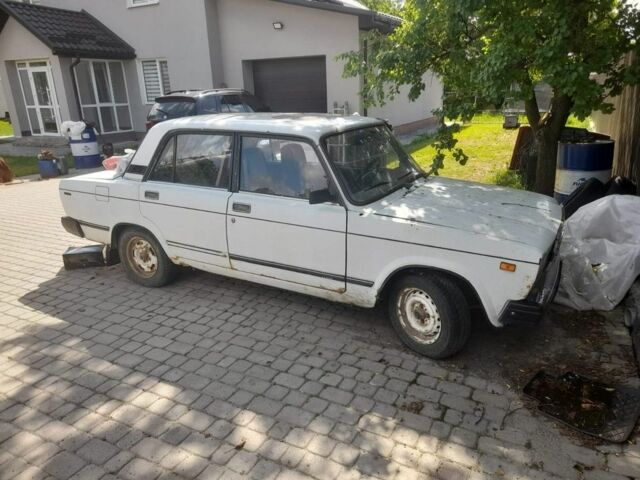 Белый ВАЗ 2107, объемом двигателя 0 л и пробегом 300 тыс. км за 550 $, фото 1 на Automoto.ua