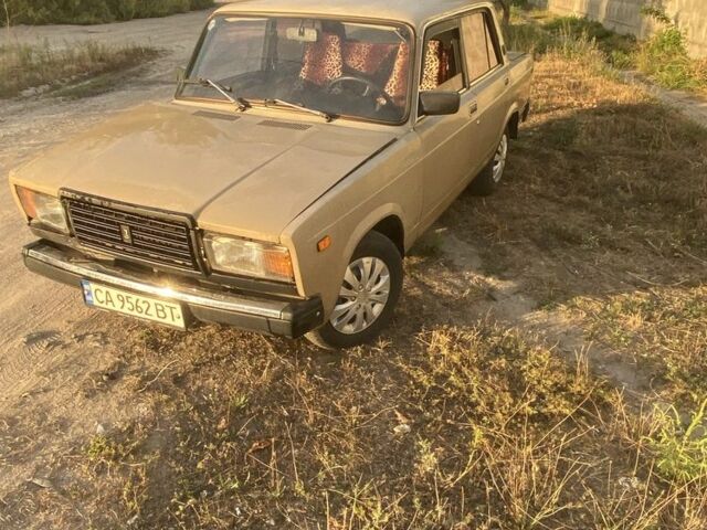 Бежевий ВАЗ 2107, об'ємом двигуна 1.6 л та пробігом 180 тис. км за 571 $, фото 1 на Automoto.ua