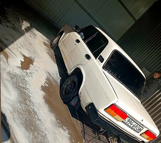 Бежевый ВАЗ 2107, объемом двигателя 1.6 л и пробегом 300 тыс. км за 550 $, фото 1 на Automoto.ua