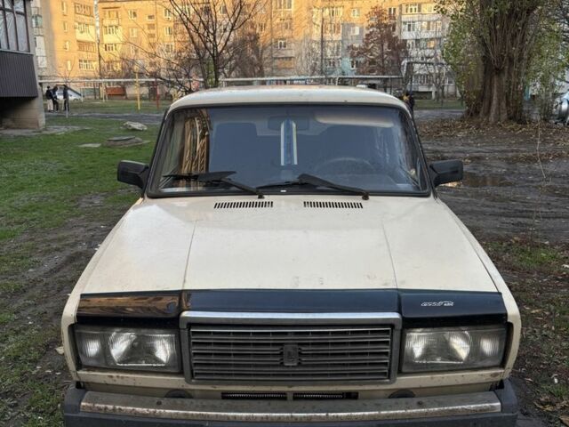 Бежевый ВАЗ 2107, объемом двигателя 1.5 л и пробегом 300 тыс. км за 591 $, фото 1 на Automoto.ua