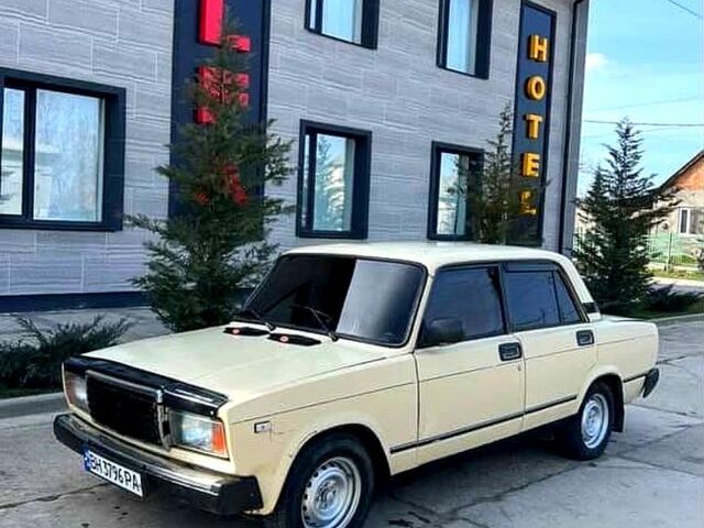 Бежевый ВАЗ 2107, объемом двигателя 1.5 л и пробегом 300 тыс. км за 580 $, фото 1 на Automoto.ua