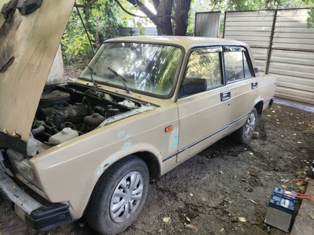 Бежевий ВАЗ 2107, об'ємом двигуна 1 л та пробігом 75 тис. км за 238 $, фото 1 на Automoto.ua