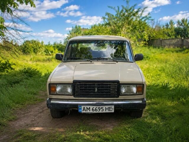 Бежевый ВАЗ 2107, объемом двигателя 1.5 л и пробегом 3 тыс. км за 1000 $, фото 1 на Automoto.ua