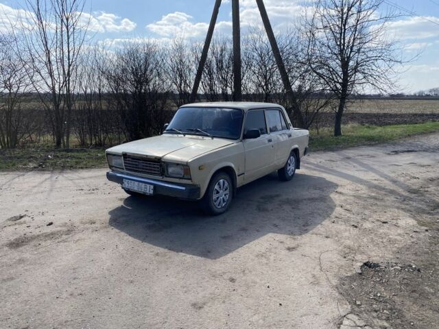 Бежевый ВАЗ 2107, объемом двигателя 1.5 л и пробегом 400 тыс. км за 368 $, фото 1 на Automoto.ua