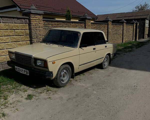 Бежевий ВАЗ 2107, об'ємом двигуна 1.5 л та пробігом 300 тис. км за 790 $, фото 1 на Automoto.ua