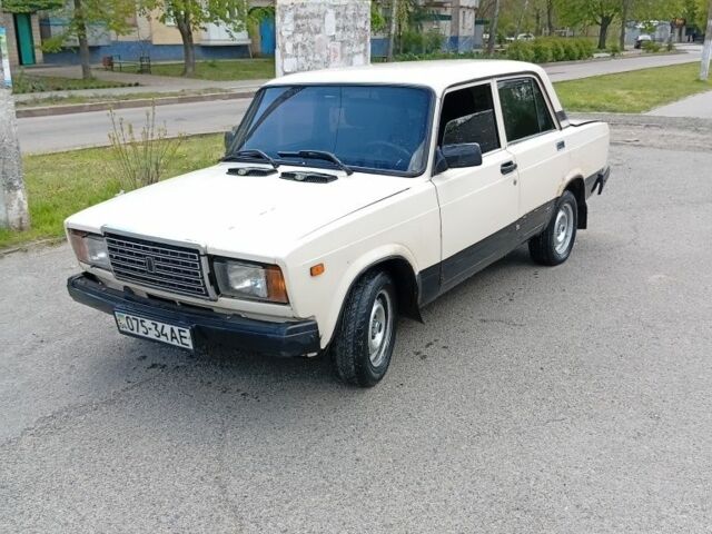 Бежевый ВАЗ 2107, объемом двигателя 1.5 л и пробегом 300 тыс. км за 618 $, фото 1 на Automoto.ua