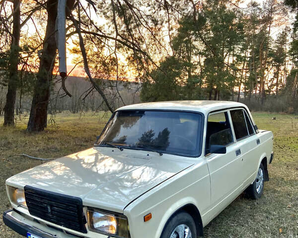 Бежевый ВАЗ 2107, объемом двигателя 1.5 л и пробегом 80 тыс. км за 1100 $, фото 1 на Automoto.ua