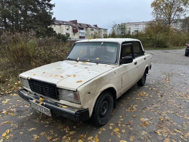 ВАЗ 2107 1994 в Славуте на Automoto.ua Бежевый ВАЗ 2107, объемом двигателя 1.5 л и пробегом 77 тыс. км за 350 $, фото 1 на Automoto.ua