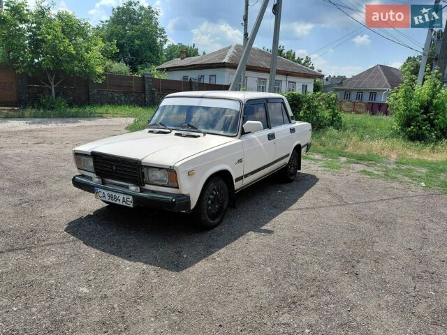 Бежевый ВАЗ 2107, объемом двигателя 1.5 л и пробегом 200 тыс. км за 1200 $, фото 1 на Automoto.ua