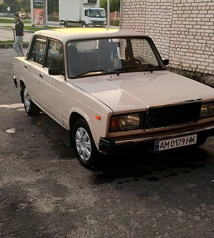 Бежевый ВАЗ 2107, объемом двигателя 1.5 л и пробегом 198 тыс. км за 1100 $, фото 1 на Automoto.ua