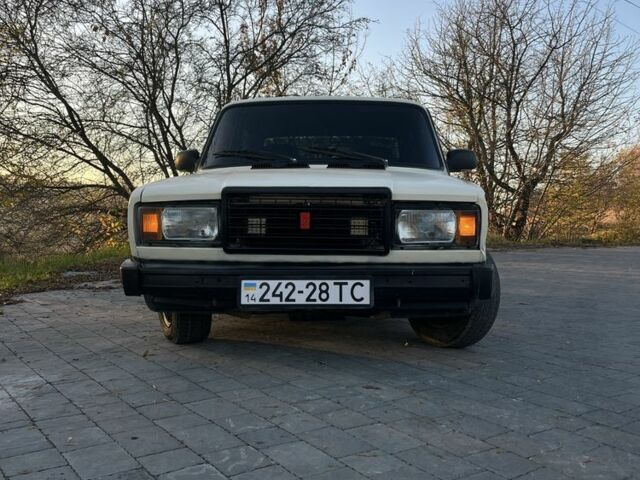 Бежевый ВАЗ 2107, объемом двигателя 1.5 л и пробегом 100 тыс. км за 550 $, фото 1 на Automoto.ua