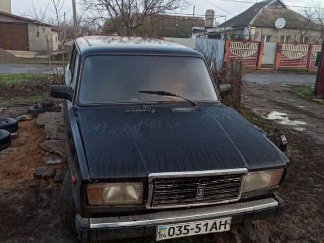 Черный ВАЗ 2107, объемом двигателя 1.5 л и пробегом 12 тыс. км за 544 $, фото 1 на Automoto.ua