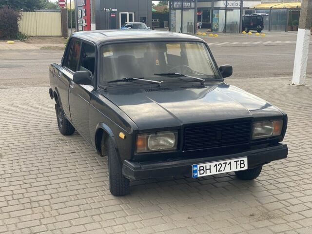 Черный ВАЗ 2107, объемом двигателя 1.5 л и пробегом 400 тыс. км за 760 $, фото 1 на Automoto.ua