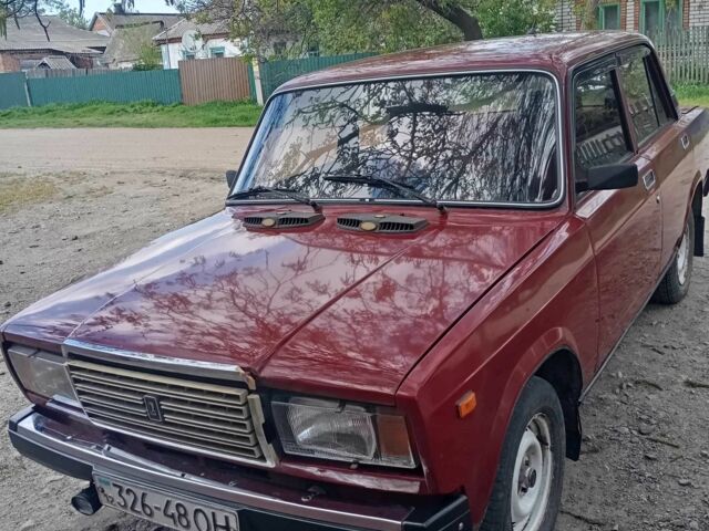 Черный ВАЗ 2107, объемом двигателя 1.5 л и пробегом 100 тыс. км за 1050 $, фото 1 на Automoto.ua
