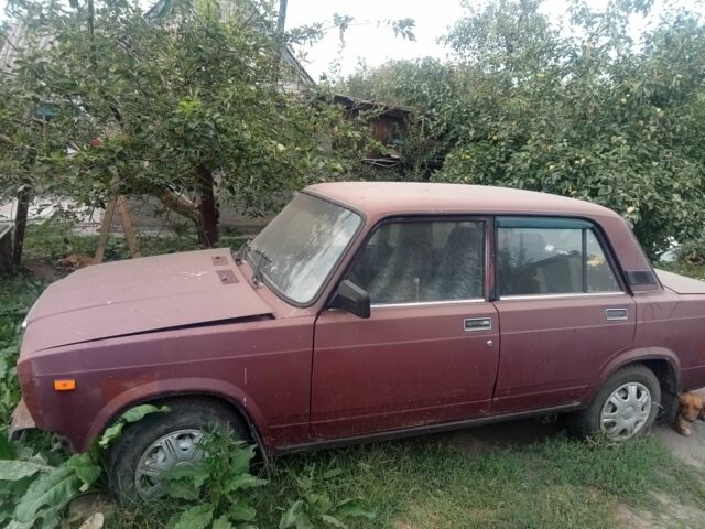 Черный ВАЗ 2107, объемом двигателя 1.5 л и пробегом 170 тыс. км за 800 $, фото 1 на Automoto.ua