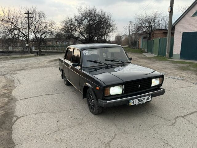 Чорний ВАЗ 2107, об'ємом двигуна 1.5 л та пробігом 98 тис. км за 734 $, фото 1 на Automoto.ua