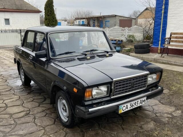 Чорний ВАЗ 2107, об'ємом двигуна 1.5 л та пробігом 147 тис. км за 1600 $, фото 1 на Automoto.ua