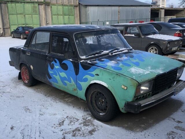 Чорний ВАЗ 2107, об'ємом двигуна 1.5 л та пробігом 50 тис. км за 1100 $, фото 1 на Automoto.ua