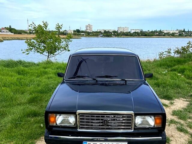 Черный ВАЗ 2107, объемом двигателя 1.5 л и пробегом 77 тыс. км за 1500 $, фото 1 на Automoto.ua