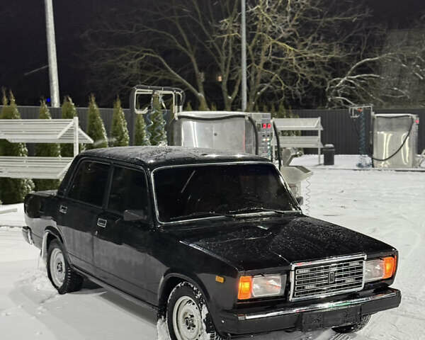 Чорний ВАЗ 2107, об'ємом двигуна 1.5 л та пробігом 40 тис. км за 2000 $, фото 1 на Automoto.ua