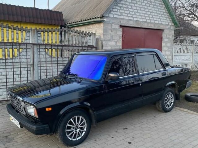 Черный ВАЗ 2107, объемом двигателя 1.6 л и пробегом 46 тыс. км за 1500 $, фото 1 на Automoto.ua