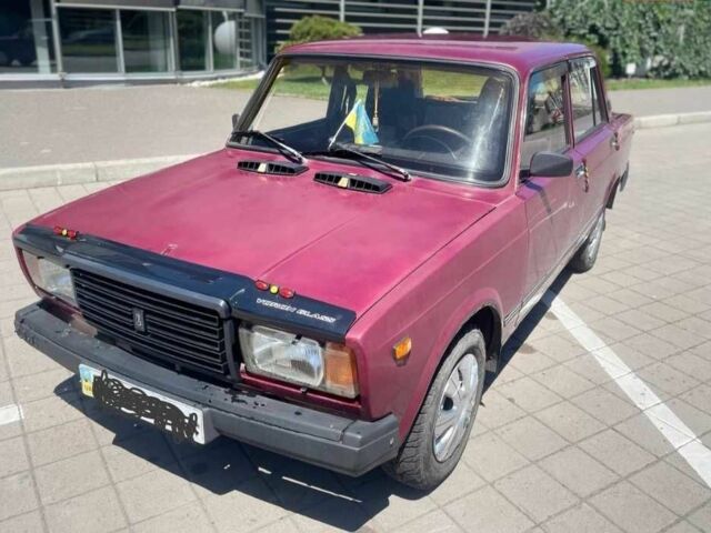 Фіолетовий ВАЗ 2107, об'ємом двигуна 1.5 л та пробігом 300 тис. км за 864 $, фото 1 на Automoto.ua