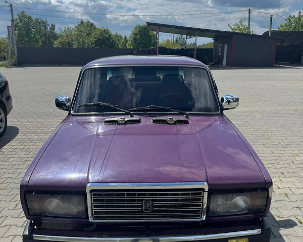 ВАЗ 2107 1995 в Глубокой на Automoto.ua Фиолетовый ВАЗ 2107, объемом двигателя 1.57 л и пробегом 70 тыс. км за 800 $, фото 1 на Automoto.ua