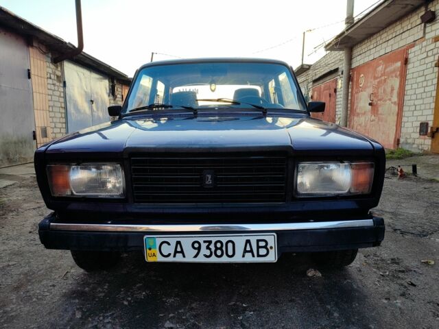 Фіолетовий ВАЗ 2107, об'ємом двигуна 1.6 л та пробігом 450 тис. км за 800 $, фото 1 на Automoto.ua